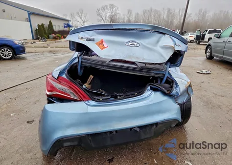 2010 Hyundai Genesis Coupe 2.0T z USA, uszkodzony, nr VIN KMHHT6KD4AU038852